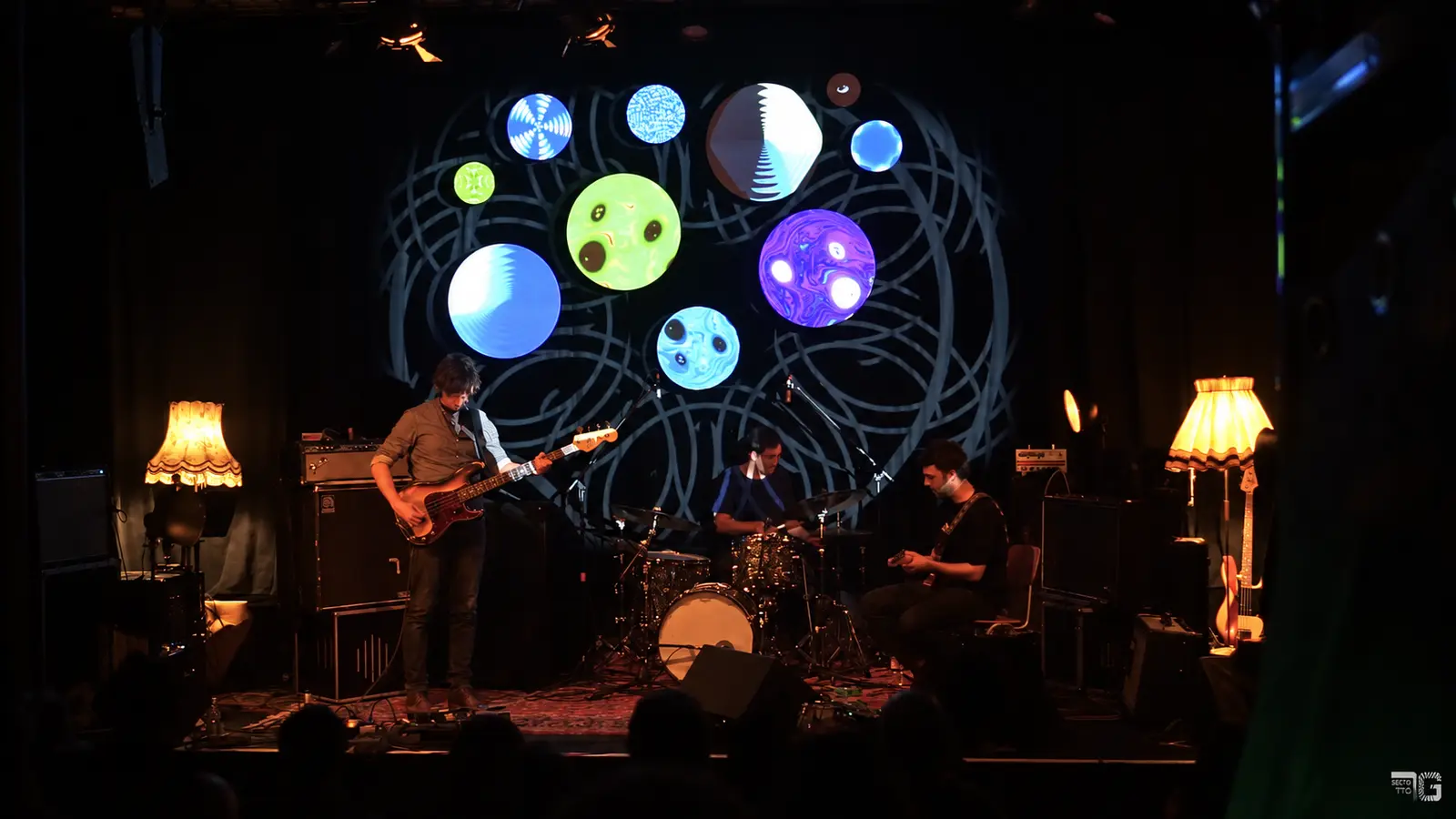 Projection Mapping mit mehreren Segmenten für Schnellertollermeier bei Jazzexzess Berlin